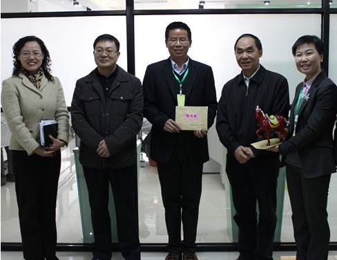 廣州市委副書記方旋等一行來我司調(diào)研慰問